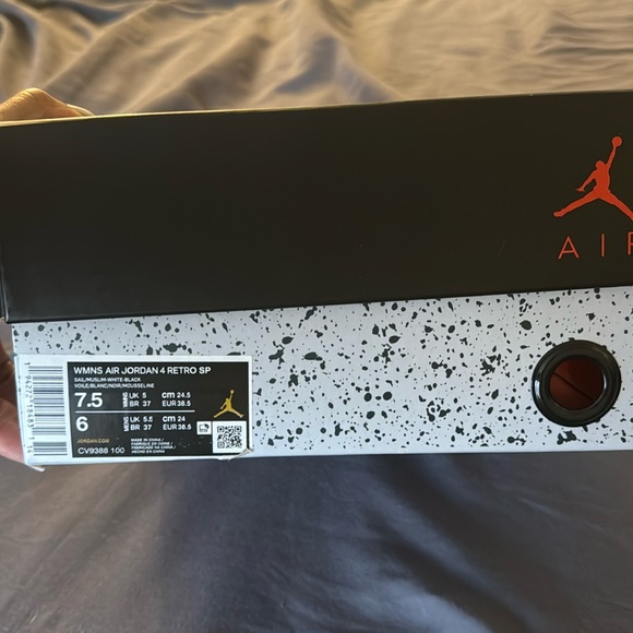 OFF WHITE 4’s!!! Only worn twice!!!!! - Picture 5 of 9